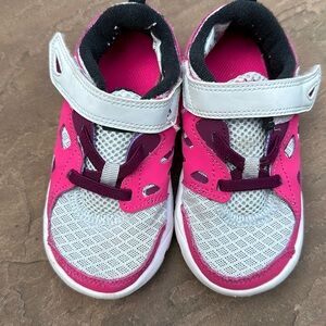 Girls Nike sneakers size 8
